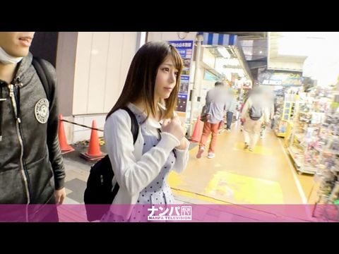 200GANA-2092 マ軟派、初撮。 1350 【美人過ぎるア○メイト店員は超絶ムッツリ！】夕暮れ時の秋葉原でットした美少女は、1年以上もセックス無しで欲求不満？？胸も太もももアソコもお触りOKで、無毛マ○コを責めれば止まらないスラッシュ潮吹き！エンンかかって美味そうにチ○をしゃぶり、最後はリミカルな腰使いの騎乗位で快感の向こう側へ！フタを開ければ、とんでもないムッツリ女子であった？！1